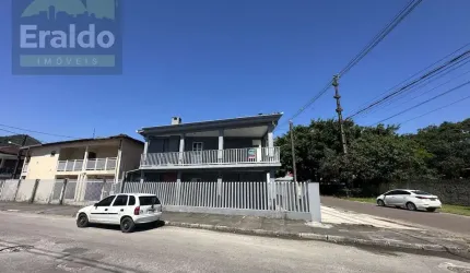 Sobrado em Bom Retiro - Matinhos, PR