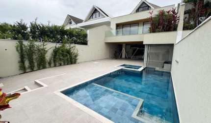 Casa no Blue Houses com 5 suítes, Barra da Tijuca - RJ