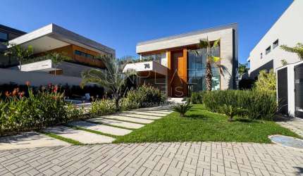 Casa primeira locação Alphaville, 4 suítes com elevador.
