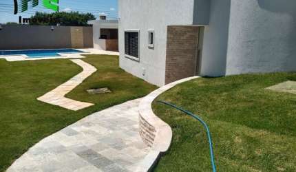 ÓTIMA CASA 4 QUARTOS
