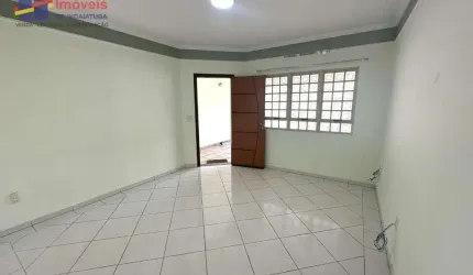 Casa á Venda com 03 dormitórios (sendo 01 suíte) em ótima localização, imóvel de uso misto, próximo ao centro e a vários comercios