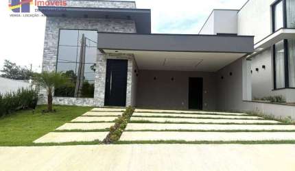 Casa Térrea em Condomínio Fechado, Alto Padrão, 03 suítes, área gourmet, piscina.