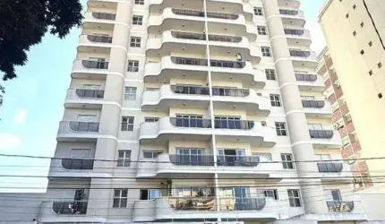 Apto Amplo a venda com 159m² de área útil, localização privilegiada, armários em todos os ambientes.