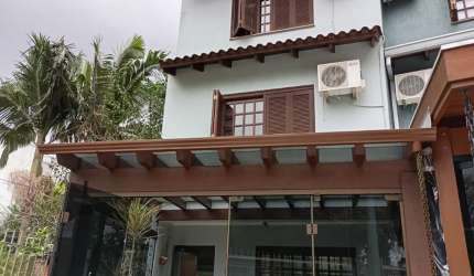 Ótimo Sobrado 3 Dormitórios | Suíte | Churrasqueira | Localização Privilegiada!