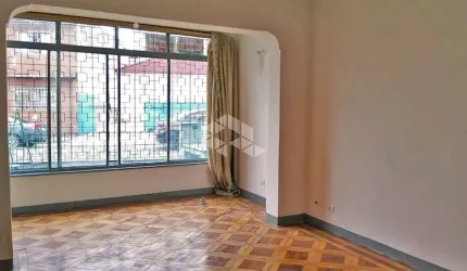 CASA AMPLA E COM MUITA INSOLAÇÃO | 248m²