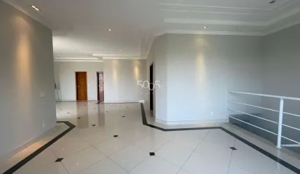 Excelente imóvel disponível para locação no Jardim Theodora de 500 m2 construídos e 675 m2 de terreno.