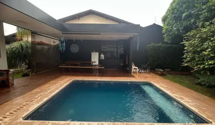 Casa Alto Padrão à Venda