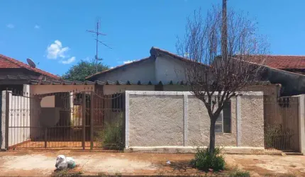 Casa Padrão à Venda