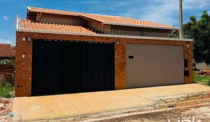 Casa Padrão à Venda