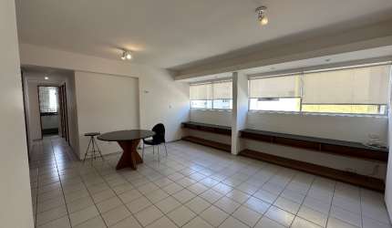 MC - Excelente apartamento na Madalena, próximo à beira rio!