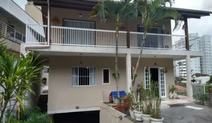Casa com 6 quartos à venda no Victor Konder, Blumenau , 200 m2 por R$ 2.800.000
