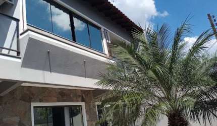 Sobrado com 3 dormitórios à venda por R$ 550.000,00 - Conjunto Semiramis Barros Braga - Londrina/PR