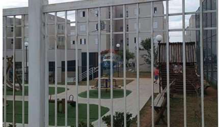 Apto Charmoso em Condomínio com Infraestrutura