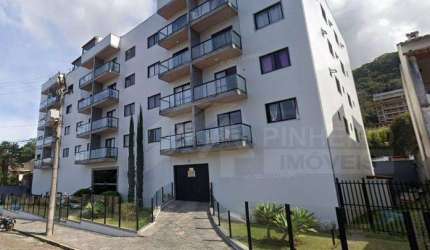 Apartamento para Locação em Teresópolis, Alto, 1 dormitório, 1 banheiro, 1 vaga
