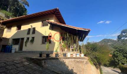 Casa à venda no bairro Parque do Imbui - Teresópolis/RJ