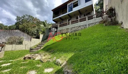 Casa à venda no bairro Parque do Ingá - Teresópolis/RJ