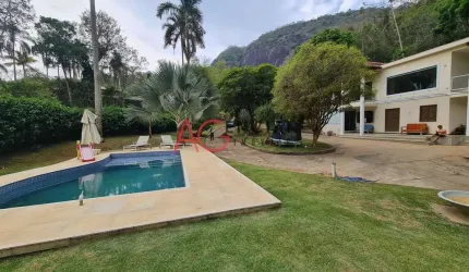 Casa à venda no bairro Itaipava - Petrópolis/RJ