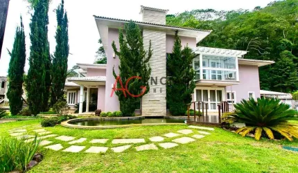 Casa à venda no bairro Parque do Imbui - Teresópolis/RJ