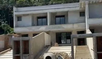 SOBRADO GEMINADO no ANITA GARIBALDI com 3 quartos para VENDA, 141 m²
