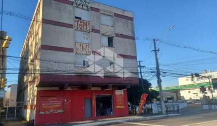 Prédio Inteiro à Venda com 26 Apartamentos e Loja comercial térrea