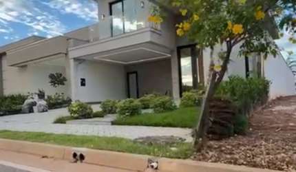 Sobrado com 4 Suítes e Home no Florais do Parque
