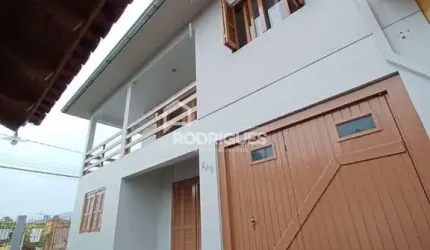 Casa com 3 quartos para alugar na Rua Espírito Santo, 540, Scharlau, São Leopoldo por R$ 2.100