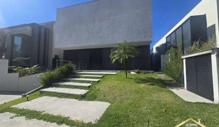 Casa à Venda em Condomínio com 4 Suítes no Solaia sendo 568,94m².