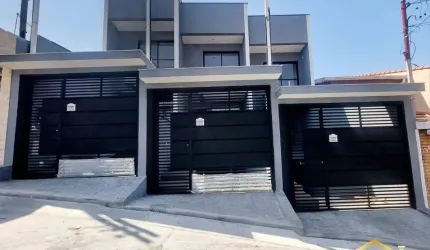 Sobrados Novos 3 Dormitórios, Piscina, Jd das Flores.