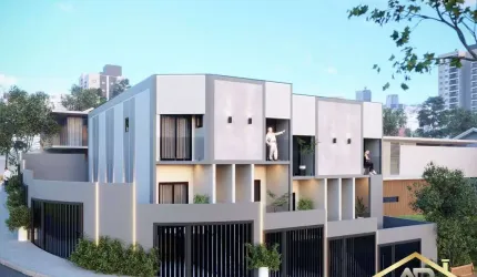 Sobrados Novos, Fase de Construção, 3 Dormitórios, 2 Vagas em Carapicuíba.
