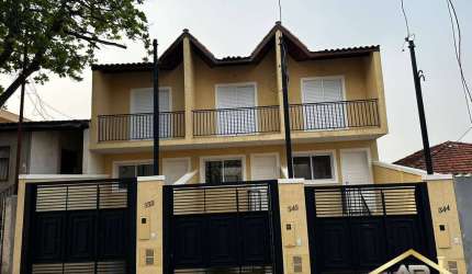 Sobrados Novos com 3 Quartos, 4 Vagas no Jardim Centenário SP.