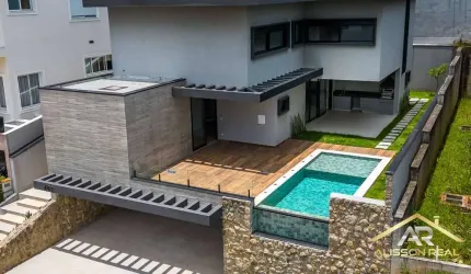 Casa à Venda no Condomínio Burle Marx em Alphaville/Santana de Parnaíba-SP.