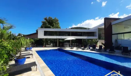 Luxuosa Casa Tríplex, 200m da Praia de Camburi, 176 m².