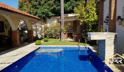 Casa de Condomínio com 3 Suítes à Venda, 600m².