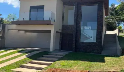 Venda de casa nova em condomínio, 3 Sts e 1 Master, 640m² de terreno.