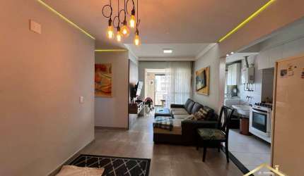 Apartamento à venda com 77m², 3 quartos e 2 vagas / Centro -