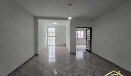 Casa de Esquina com 3 Andares – Ampla, Versátil e Ideal para a sua empresa.