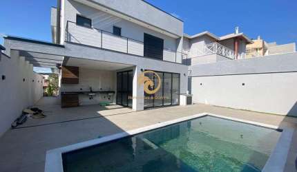 Casa à Venda em Condomínio Fechado – Atibaia/SP - 3 suítes e piscina aquecida