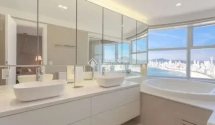 Apartamento com 3 quartos para alugar na Rua Julieta Lins, 721, Pioneiros, Balneário Camboriú, 183 m2 por R$ 35.000