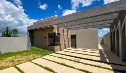 Casa de 3 Quartos, com Suíte e Excelente Acabamento