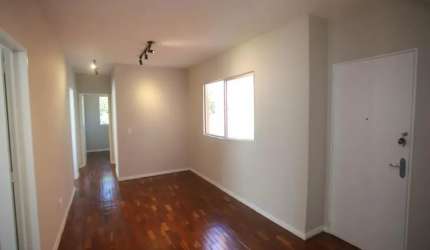 Apto lindo e totalmente reformado no Estoril BH. 03 dorm e garagem livre