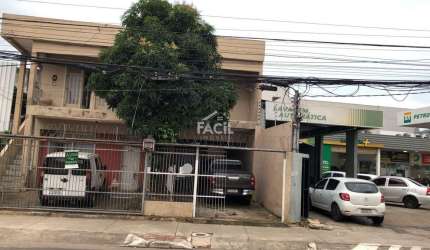 Casa Comercial em Santa Lucia  -  Vitória