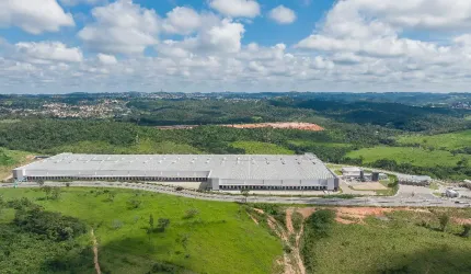 Galpão Novo em Condomínio.