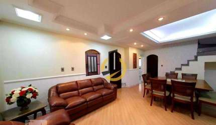 Casa à venda - 205m² - 3 dormitórios (1 suíte) - 4 banheiros - 2 vagas - Mobiliado - em São Caetano do Sul