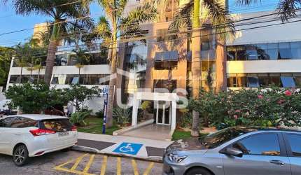 Apartamento no Setor Bueno,  13º andar. Três suítes plenas. A melhor área de lazer da região.