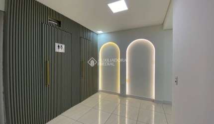 Sala comercial para alugar na Rua Gonçalves Dias, 88, Centro, Canoas, 90 m2 por R$ 2.300