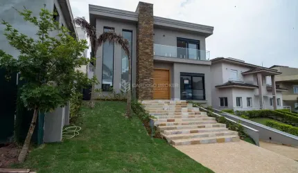 Casa á venda em Santana de Parnaiba, TAMBORÉ 11, com umas das melhores região para morar