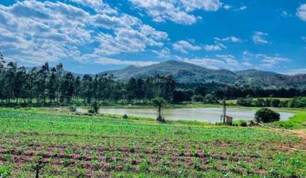 FAZENDA EM SERRA NEGRA SP.