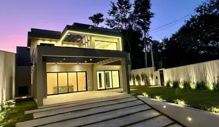 CASA NOVA EM SERRA NEGRA SP.
