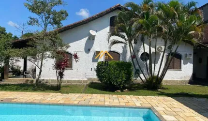 Casa à venda com piscina, área de lazer com churrasqueira, chuveirão e sauna em mármore branco, Guapimirim,RJ