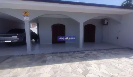 Residência com 03 dormitórios sendo 01 suíte á 2 quadras do mar